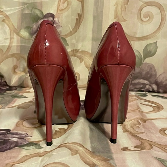 Steve Madden RUSSHH Lavender Patent Pumps NWOT - Picture 4 of 8